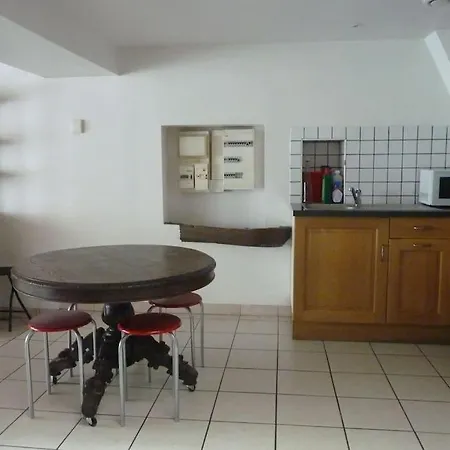 La Petite Maison Jaune Apartman